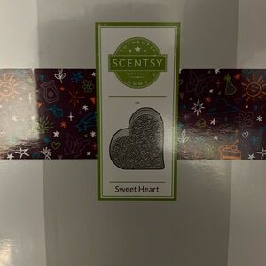 Scentsy Sweet Heart warmer